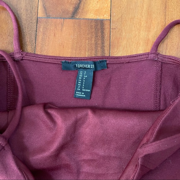 Burgundy mini dress with slit - Picture 4 of 4